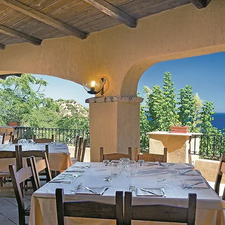 Resort Park - Borgo Cala Moresca By Falkensteiner